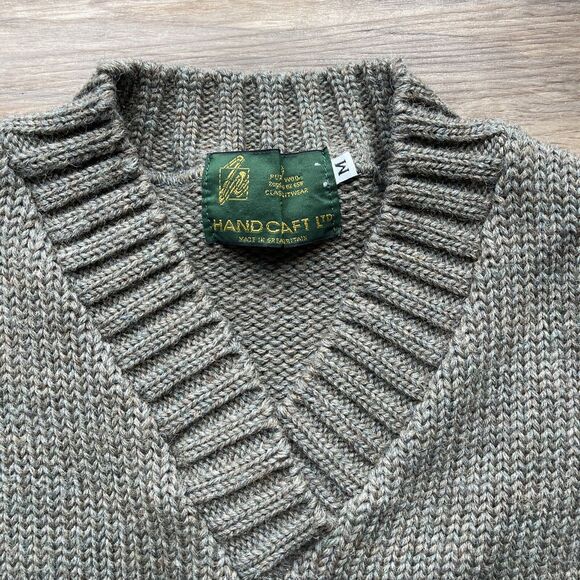 Vtg HANDCRAFT LTD Sweater Knitwear Thick 100% Pure Wool V-neck Chunky Medium - Picture 2 of 10